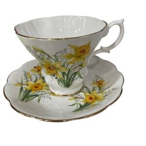 Royal Albert, Friendship Daffodil, teacup and saucer, bone China, England